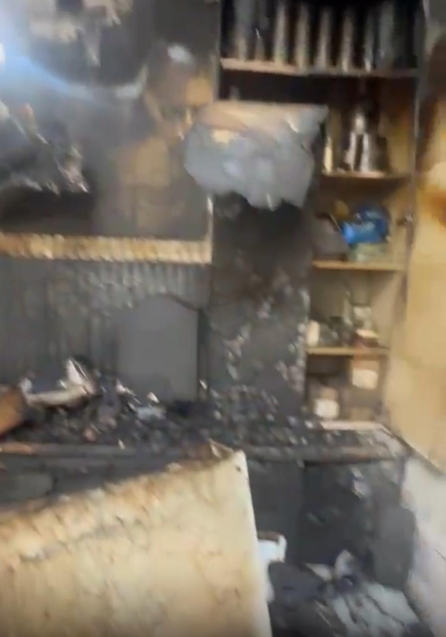 Interior do Hents Burg após o incêndio